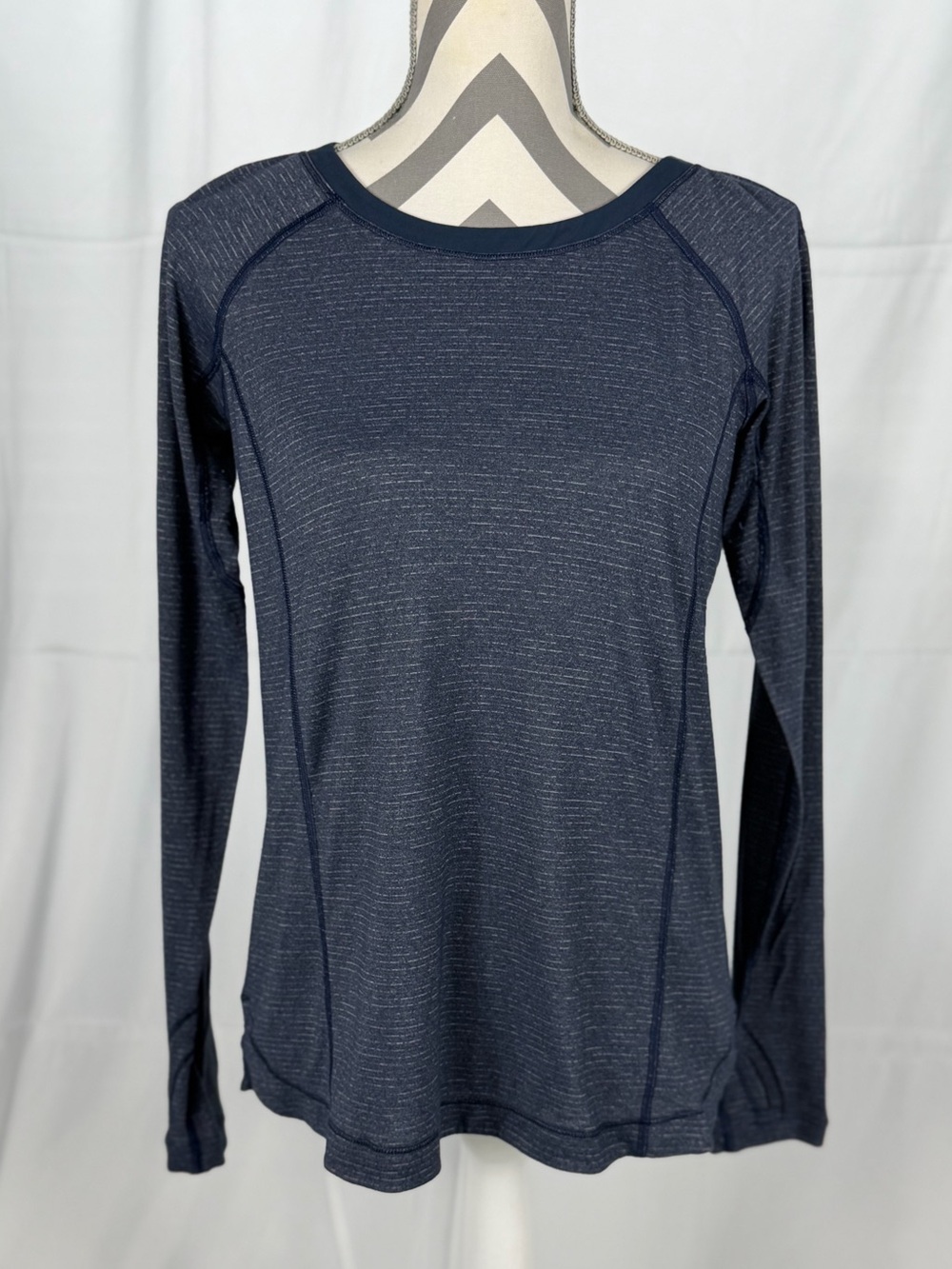 Lululemon Size 6 Turn It Up‎ Long Sleeve Top Heather Navy